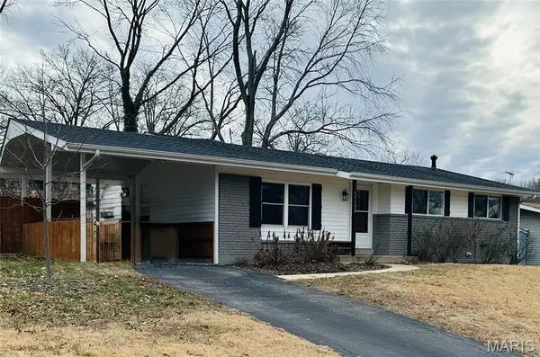 11152 Port Royal Drive, St Louis, MO 63146