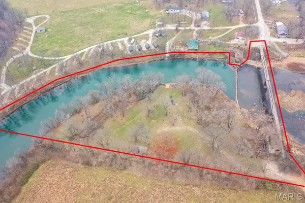 14726 E 676 Road, Stockton, MO 65785