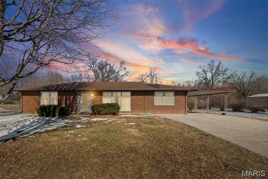 722 E Us Highway 40, Troy, IL 62294 - #2