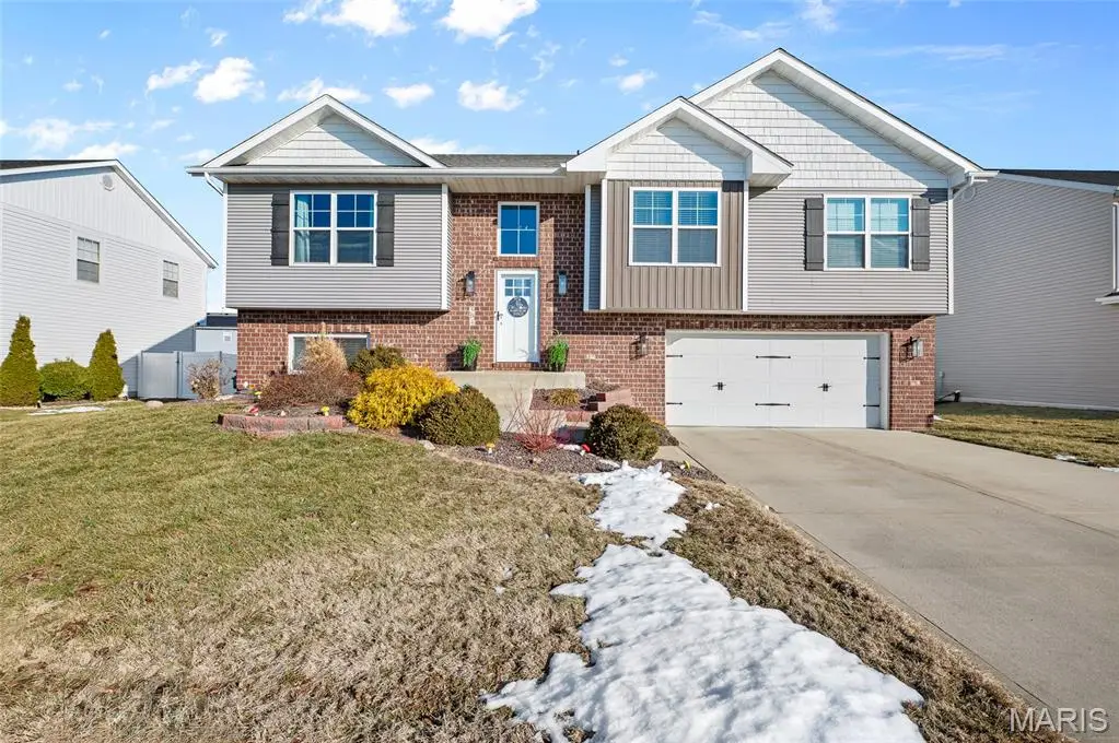 504 Dakotah Dr, Saint Jacob, IL 62281 - #1