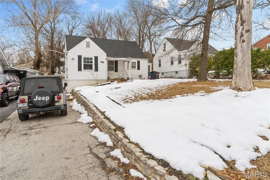 715 Forest Avenue, Ferguson, MO 63135 - #2