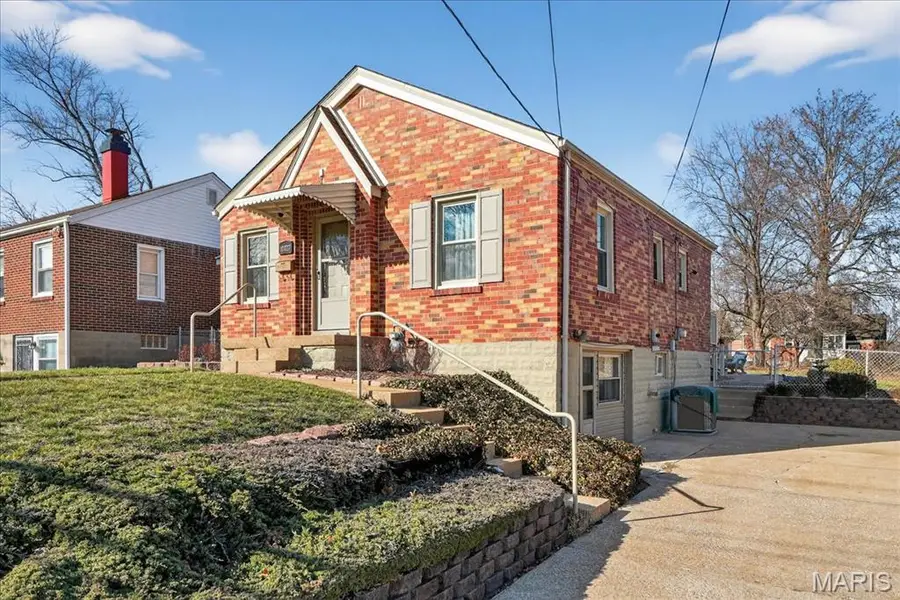 10027 Lackland Road, Saint Louis, MO 63114 - #2