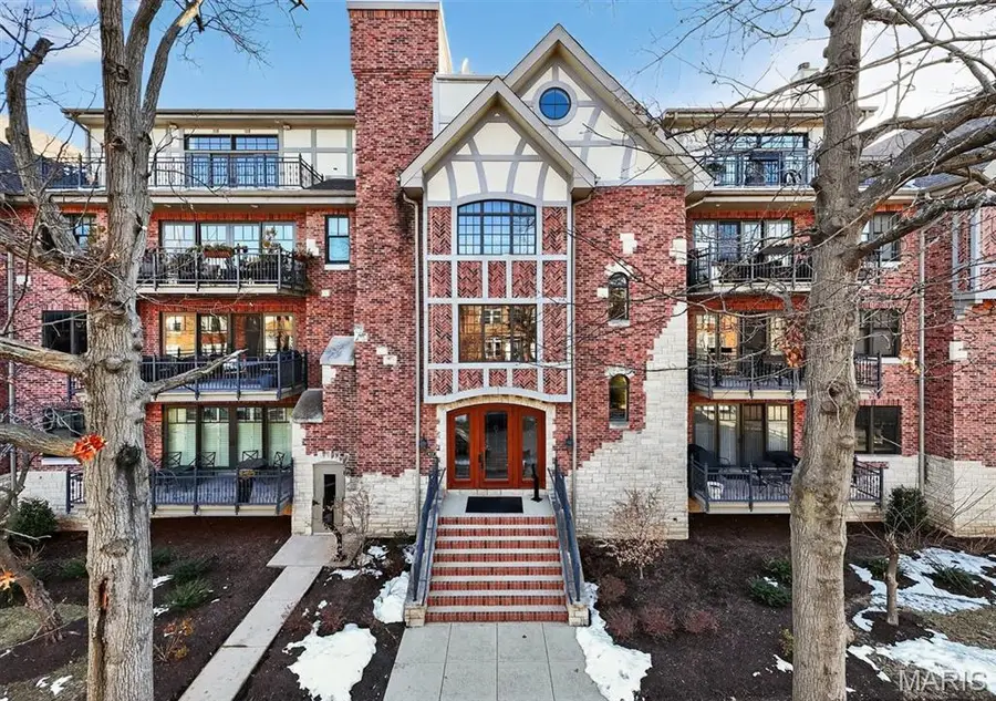 622 Forest Court #4A, Clayton, MO 63105 - #2