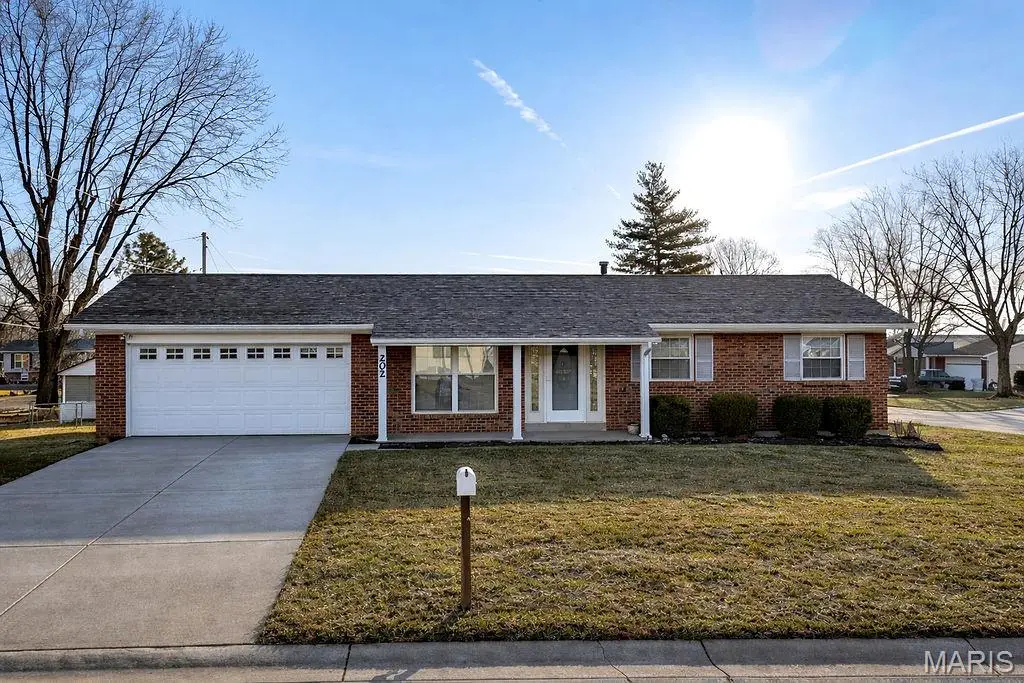 202 Meadowbrook Drive, Farmington, MO 63640 - #1