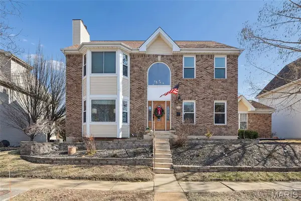 986 Barnard College Lane, University City, MO 63130