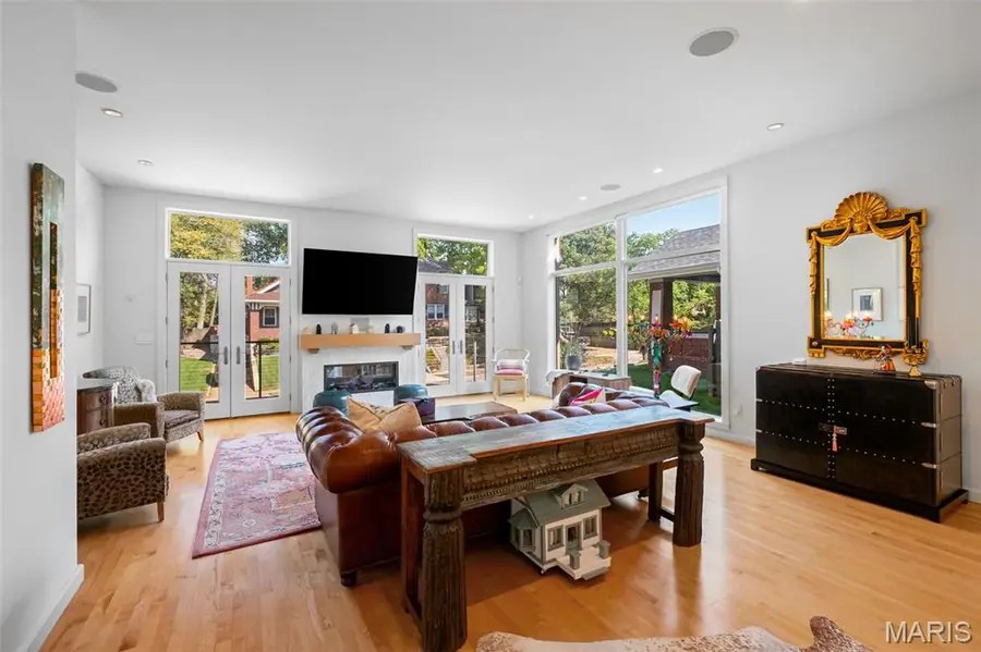 7526 Washington Avenue, University City, MO 63130 - #3