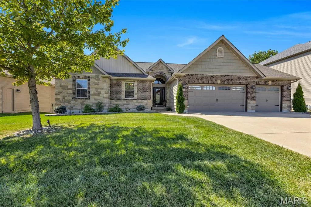 223 Victoria Park Avenue, Wentzville, MO 63385 - Image #1