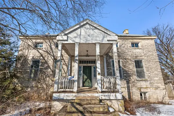 5001 S Point Road, Washington, MO 63090