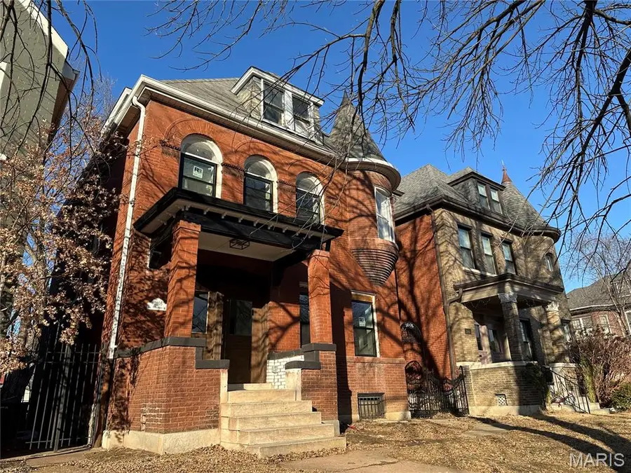 3805 Hartford Street, Saint Louis, MO 63116 - #2