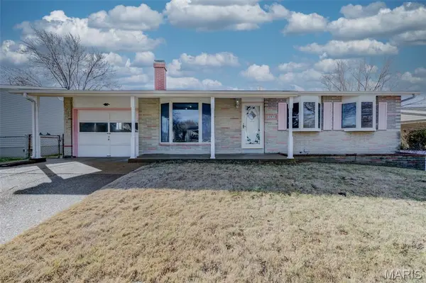 11954 Glenoak Drive, Maryland Heights, MO 63043