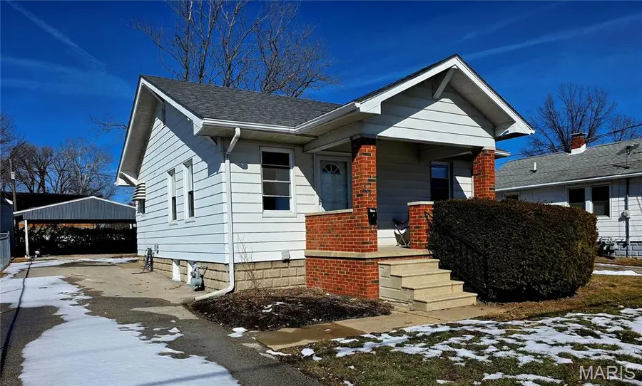 3502 Oscar Avenue, Alton, IL 62002 - #3