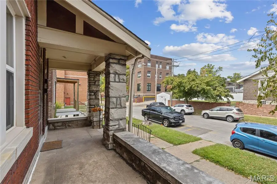 4936 Berthold Avenue, Saint Louis, MO 63110 - #3