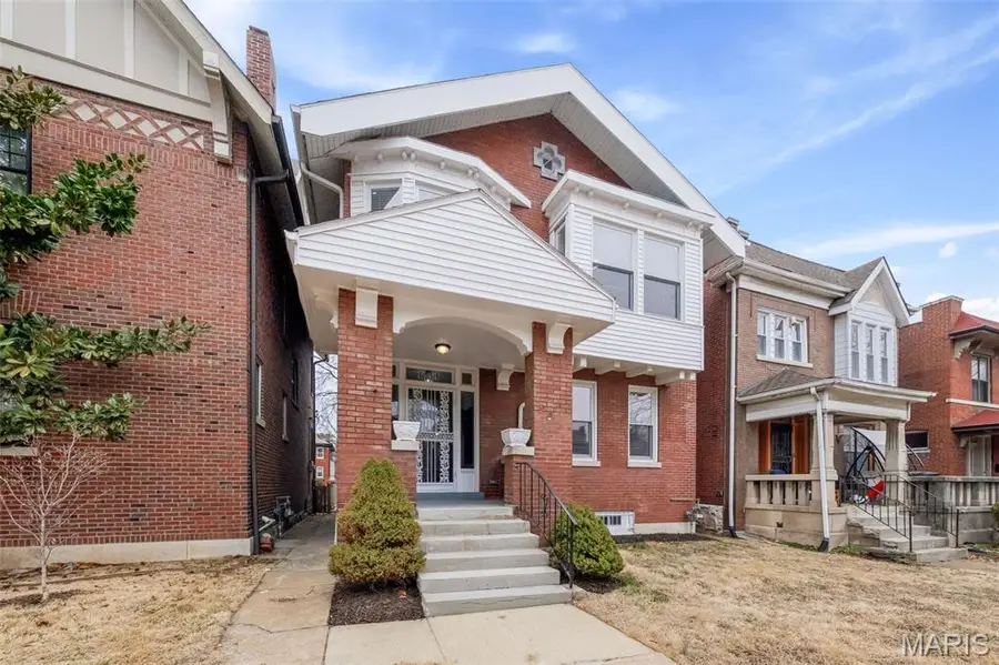 6059 Mcpherson Avenue, Saint Louis, MO 63112 - #2