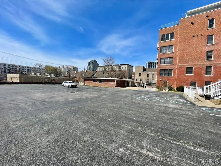 4540 Lindell Boulevard #100, Saint Louis, MO 63108 - #3