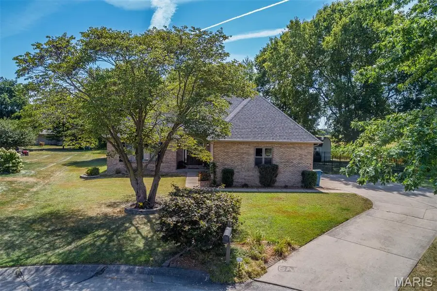 355 Kingsbury Court, Highland, IL 62249 - #2