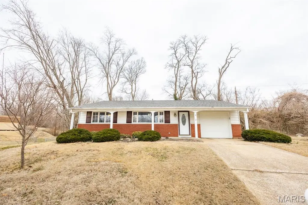 5 Helen Court, Fairview Heights, IL 62208 - #1