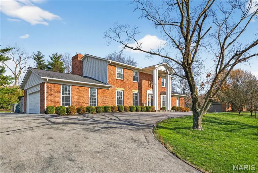 1324 Brynnwood Drive, Ladue, MO 63124 - #3