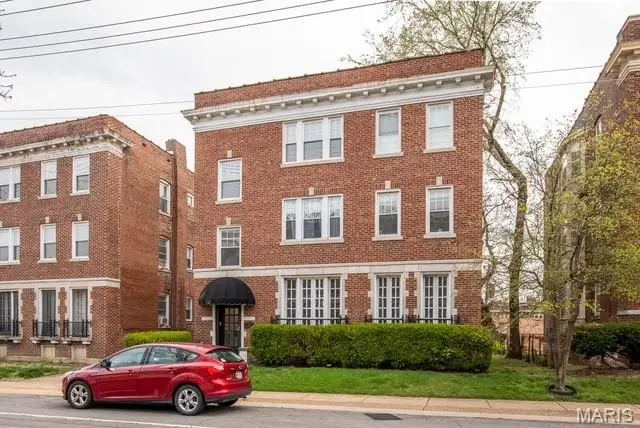 738 Kingsland Avenue, University City, MO 63130 - #1