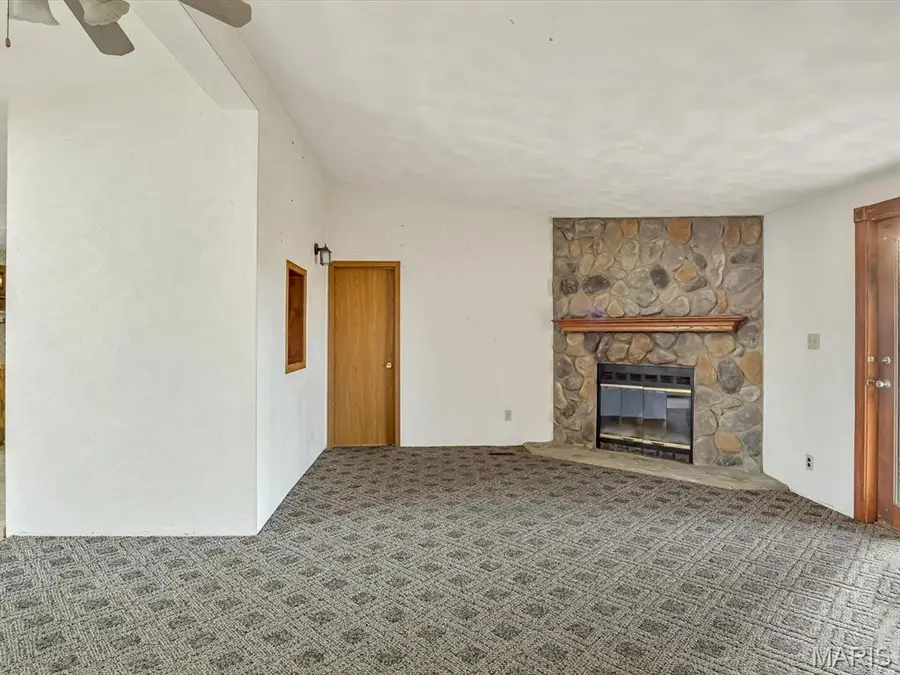 6401 S Ronnie Drive, Waterloo, IL 62298 - #3