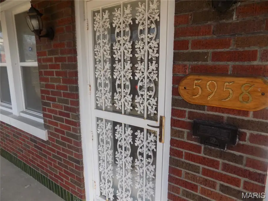 5958 Park Lane, Saint Louis, MO 63147 - #3