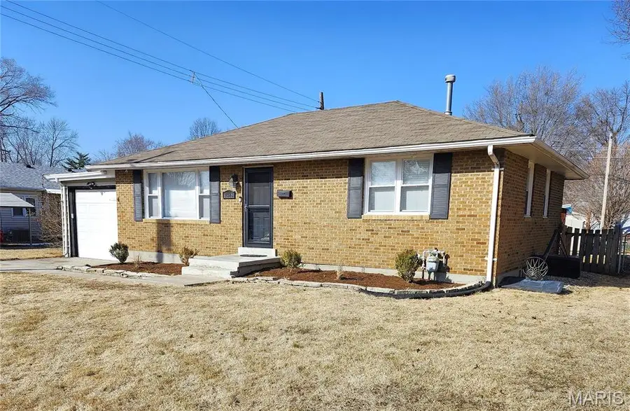 2415 Woodlawn Avenue, Granite City, IL 62040 - #2