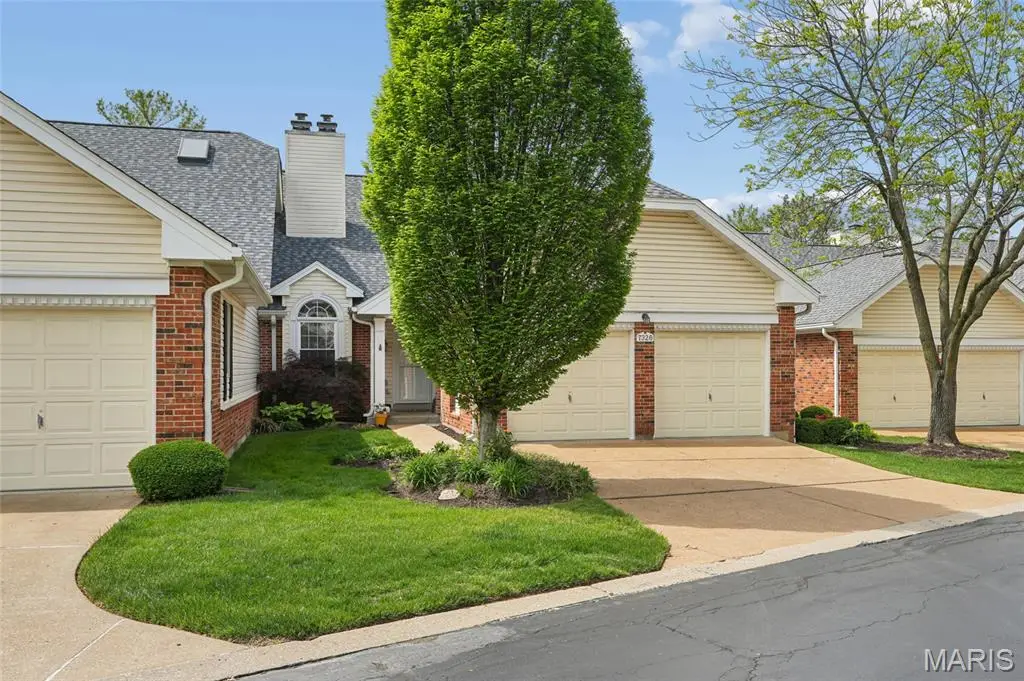 7326 Westover Colonial Lane, Shrewsbury, MO 63119 - #1