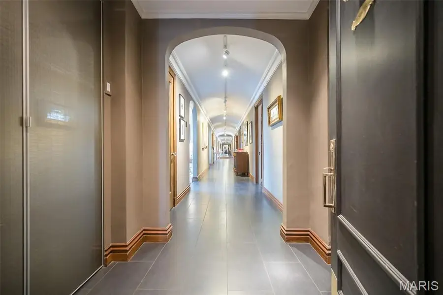 410 N Newstead Avenue #5S, Saint Louis, MO 63108 - #2