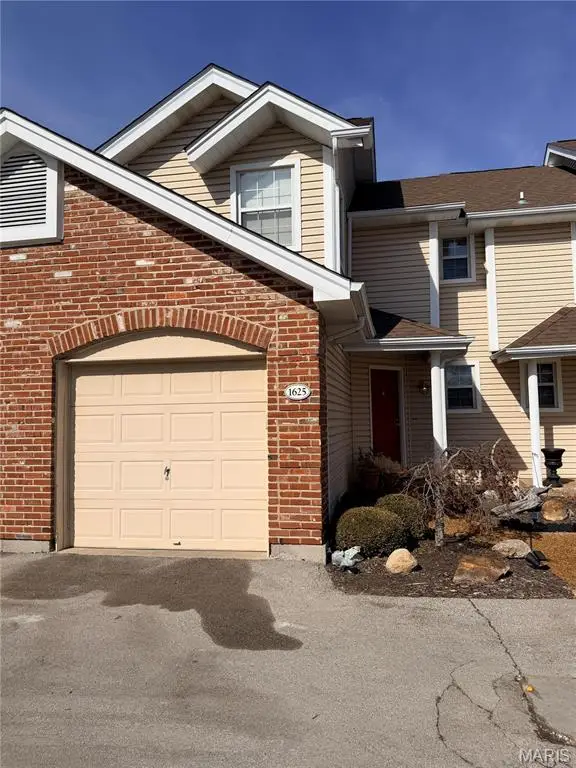 1625 Mount Vernon Drive #4, St Charles, MO 63303
