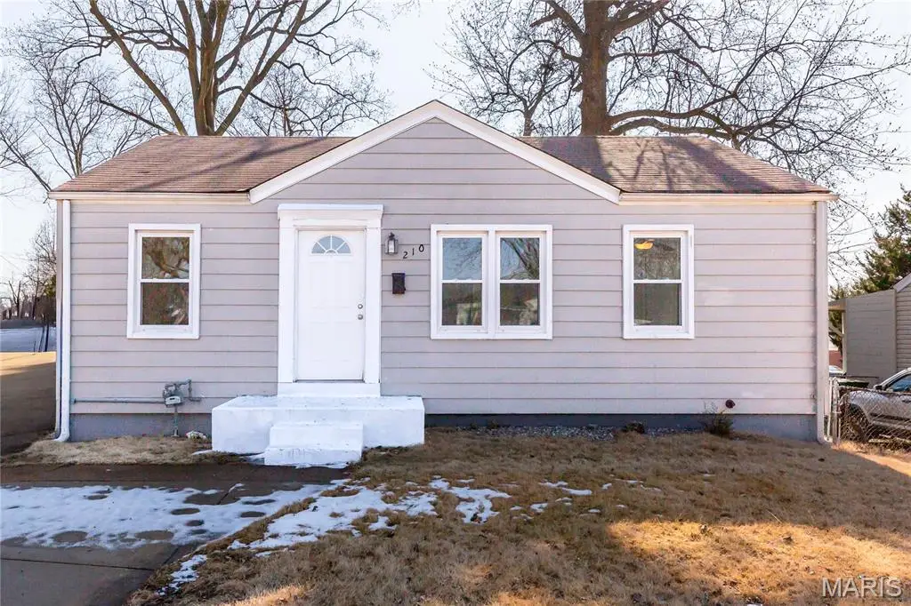 210 Derhake Road, Florissant, MO 63031 - #1