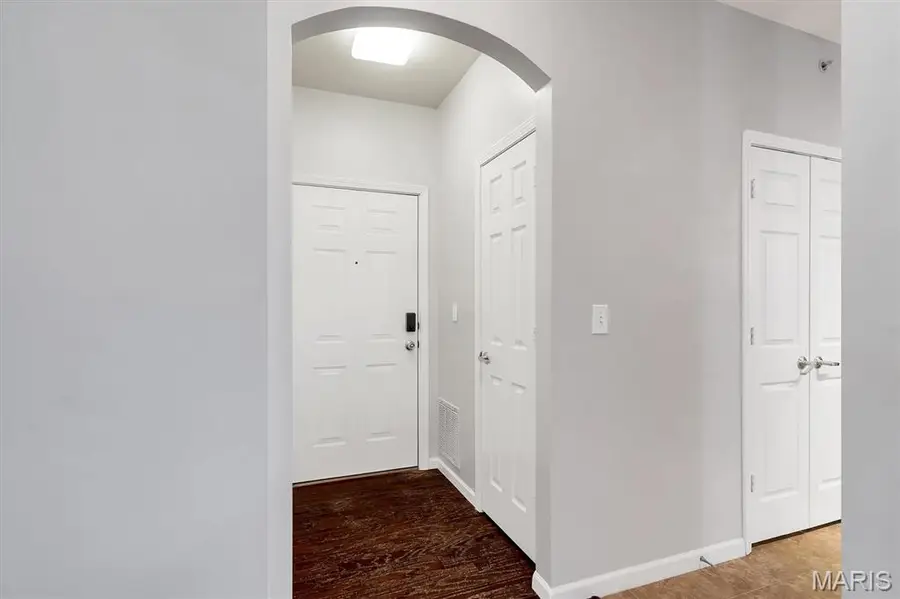 27 Kassebaum Lane #202, Saint Louis, MO 63129 - #3