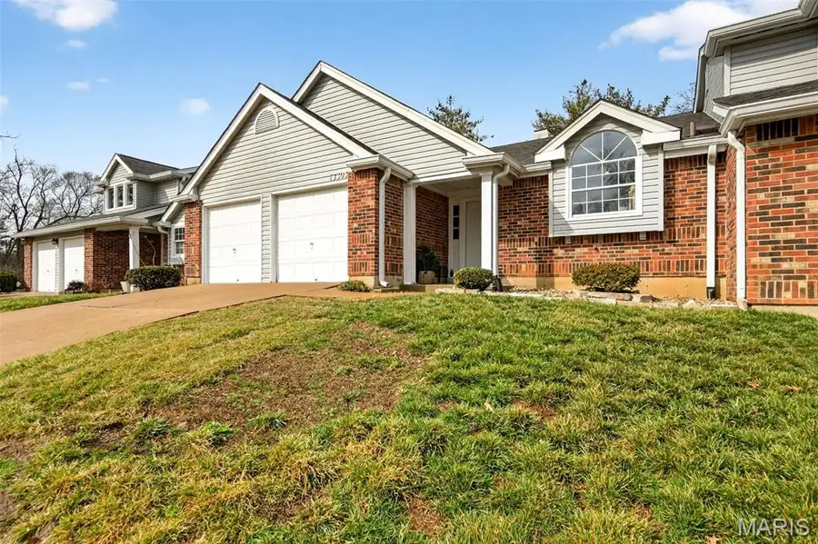 13305 Woodlake Village Court, Chesterfield, MO 63141 - #3