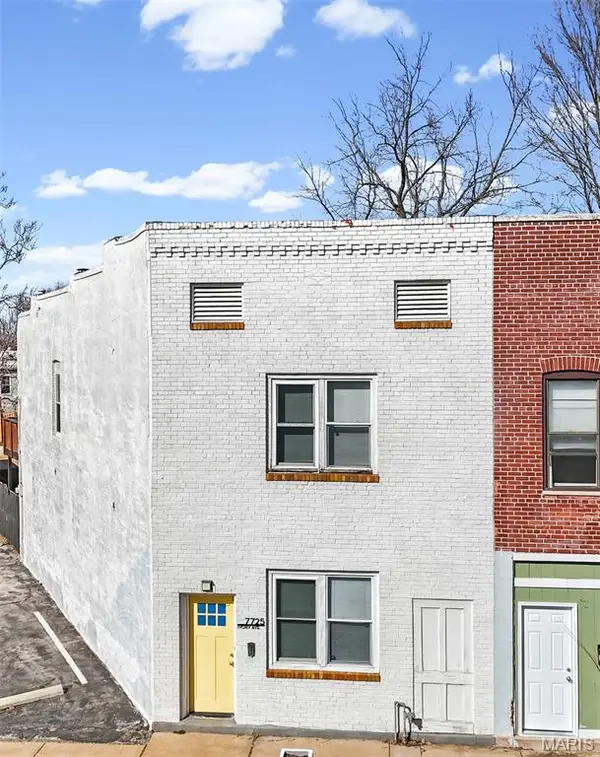 7725 Ivory Avenue, St Louis, MO 63111