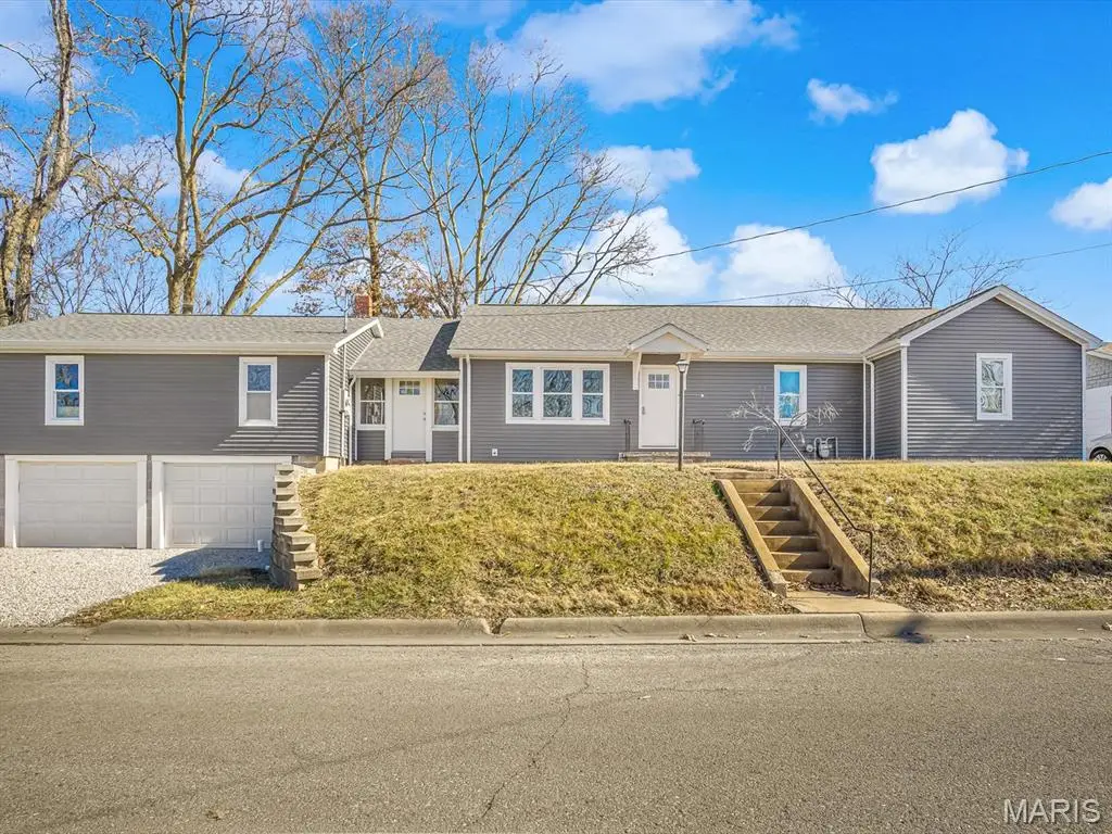 314 N Church Street, Waterloo, IL 62298 - #1