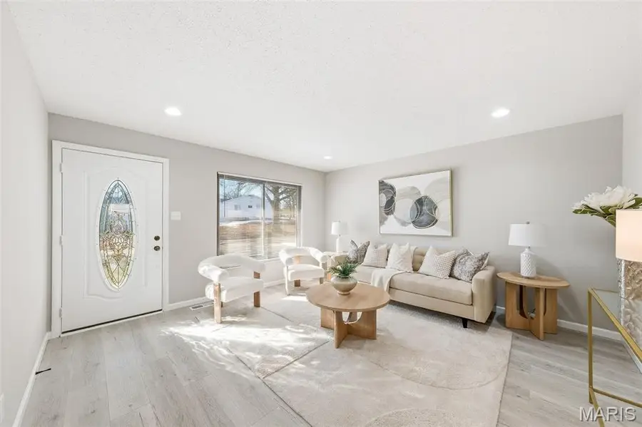 6803 Foxbend Court, Florissant, MO 63033 - #3