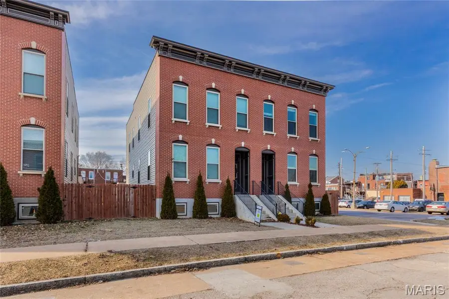 3433 Texas Avenue, Saint Louis, MO 63118 - #2