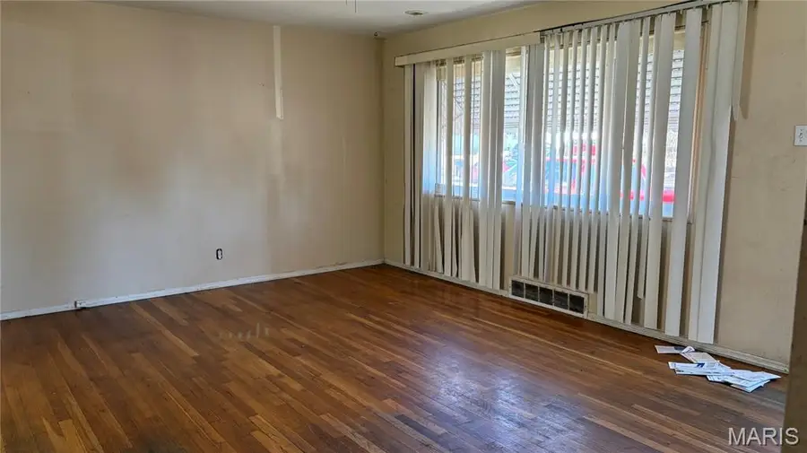 277 Dashwood Drive, Saint Louis, MO 63135 - #2