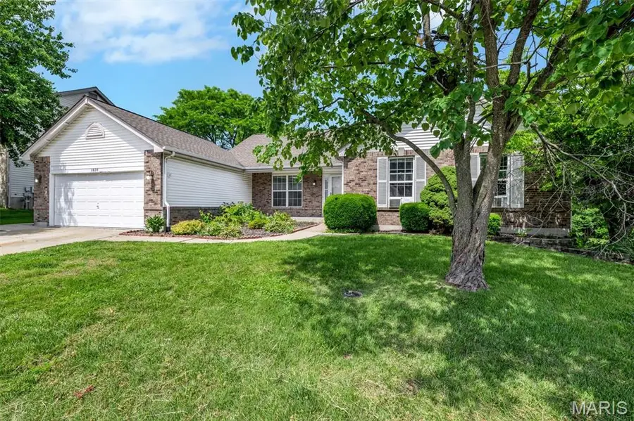 1828 Chateau Du Mont Drive, Florissant, MO 63031 - #2