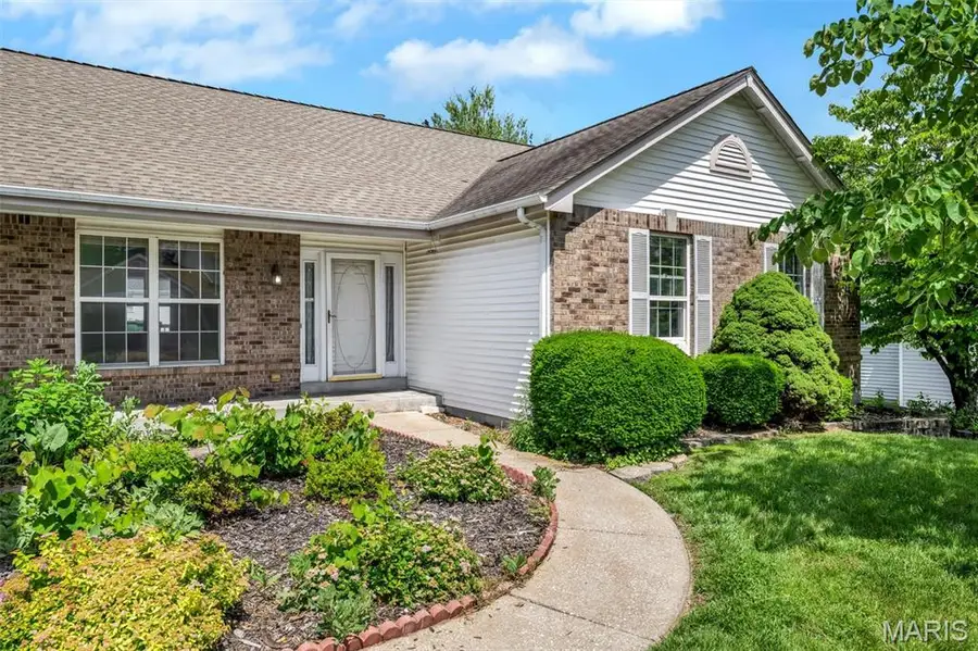 1828 Chateau Du Mont Drive, Florissant, MO 63031 - #3