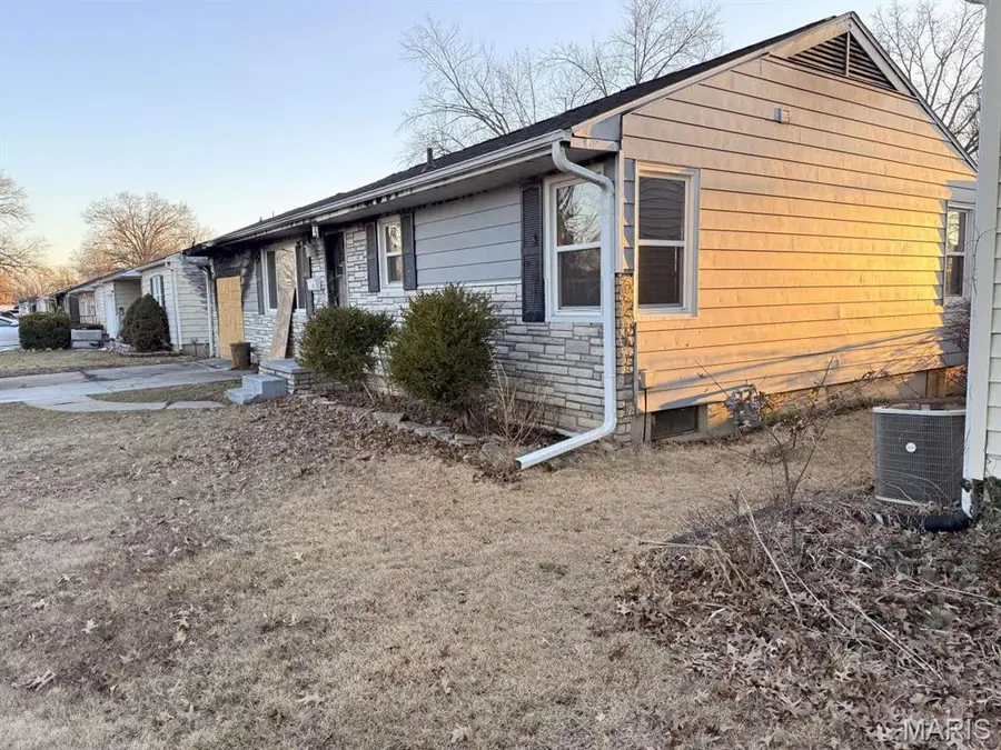 1021 Robinhood Road, Mexico, MO 65265 - #2