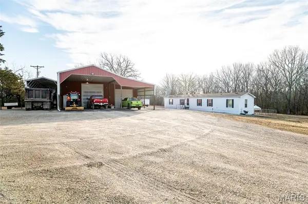 35240 28 Highway W, Belle, MO 65013
