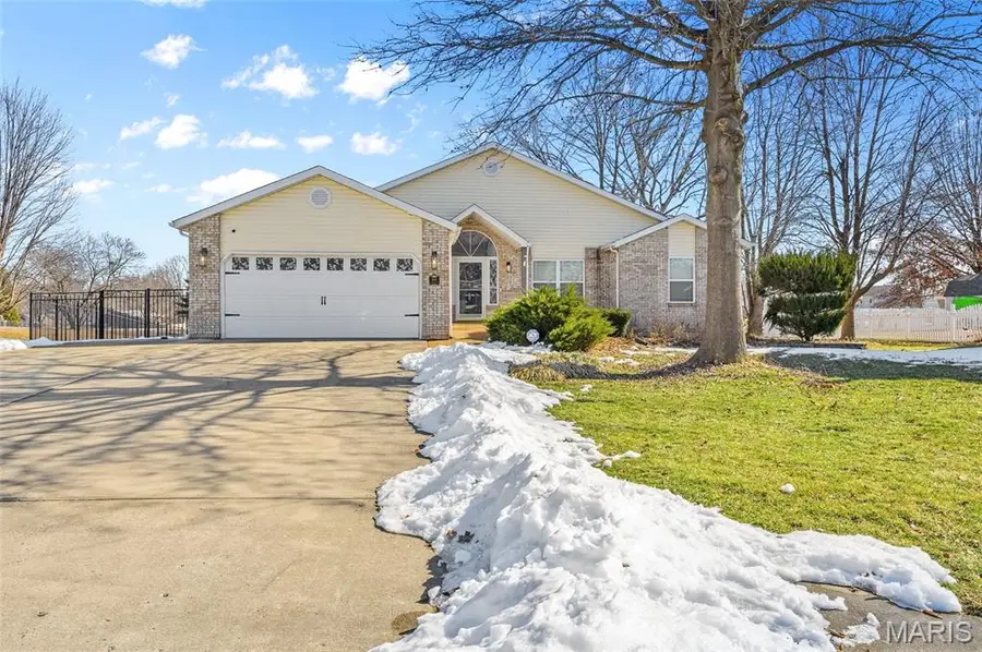 608 Sundance Trail, Troy, IL 62294 - #2