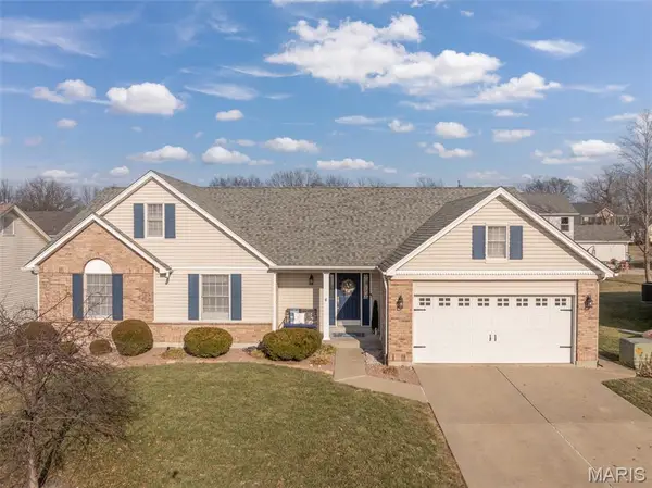 323 Wildberry Lane, St Charles, MO 63304