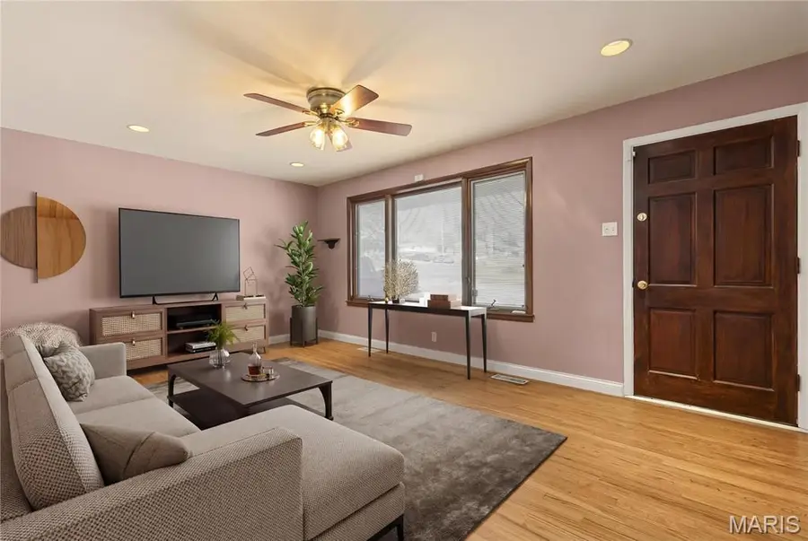 3588 Eileen Ann Drive, Saint Louis, MO 63129 - #3