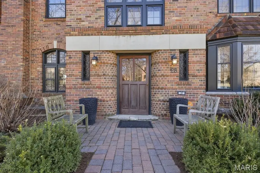 28 Lake Forest Drive, Richmond Heights, MO 63117 - #2