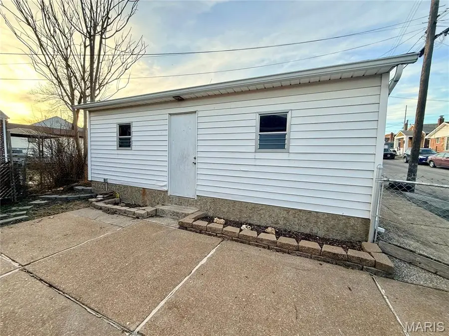 121 Mann Street, Saint Louis, MO 63125 - #2