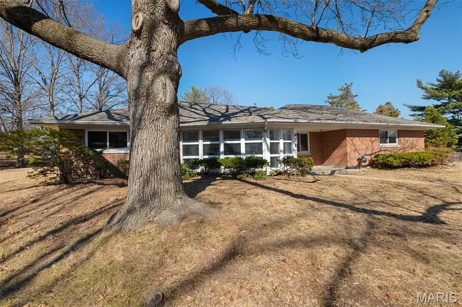 961 Briarwood Lane, University City, MO 63130 - #2