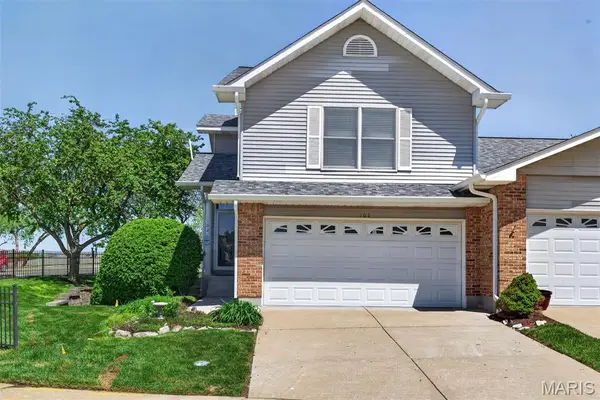 102 Parc Forest Trail #8A, St Charles, MO 63303