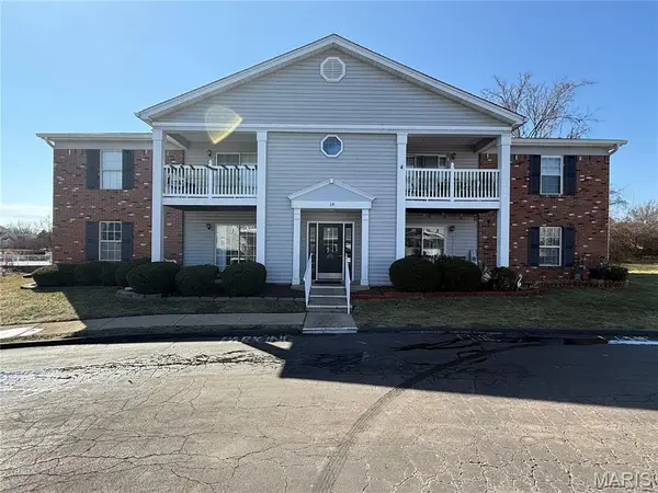 19 Berview Circle #B, St Louis, MO 63129