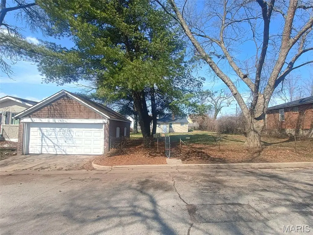 8539 Robin Avenue, Saint Louis, MO 63147 - #1