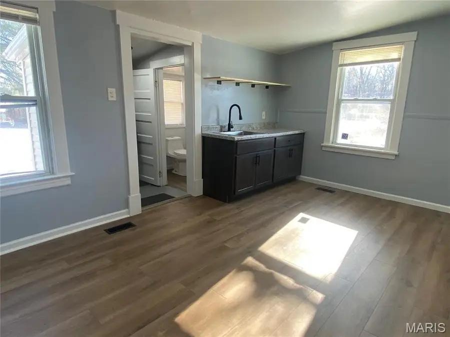 8539 Robin Avenue, Saint Louis, MO 63147 - #3